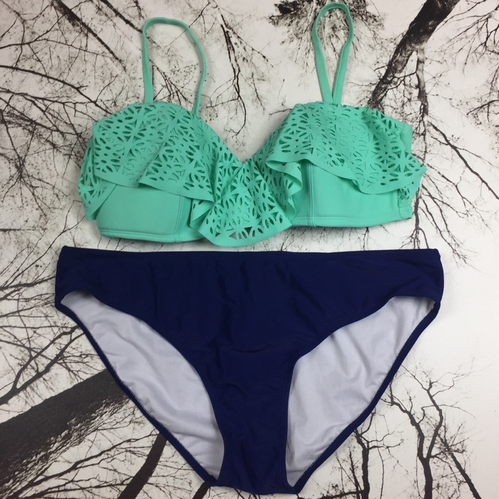 Bathing suit top 8-10 bottom xl